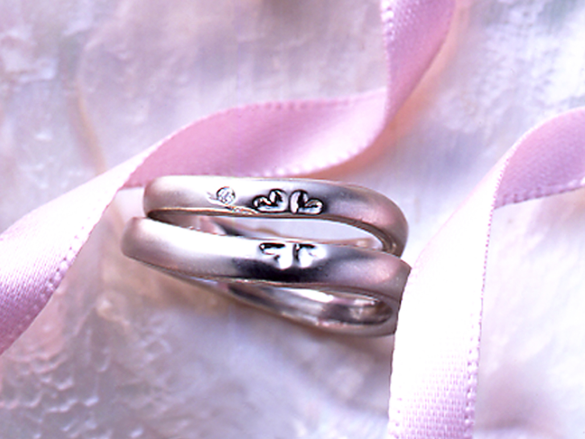 結婚指輪　マリッジリング　クローバー　ハート