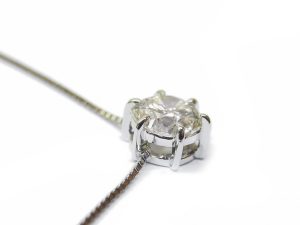 プチネック　ダイヤモンド　１粒ネックレス