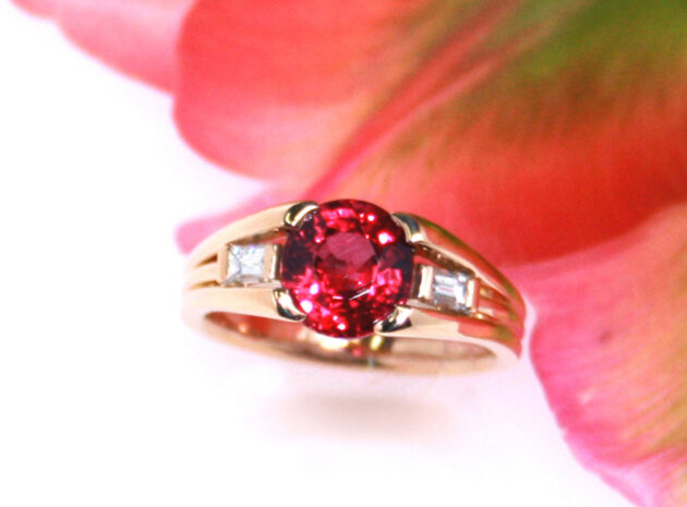 レッドスピネルリング ３カラットアップ