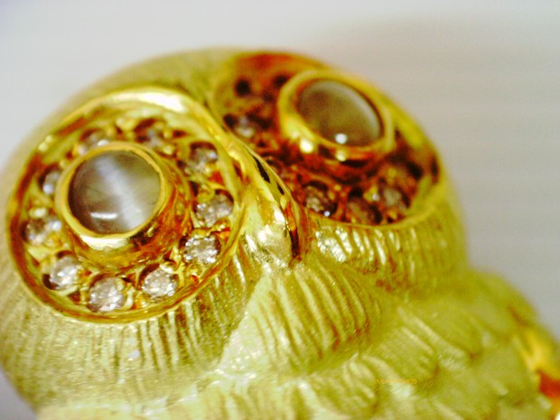 梟　ブローチ