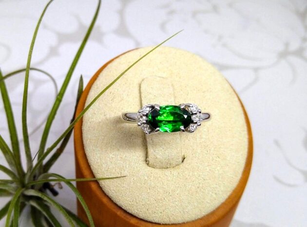 ツァボライト　１カラット　１ｃｔ　ガーネット　グリーンガーネット　1月の誕生石　リング　指輪　福岡