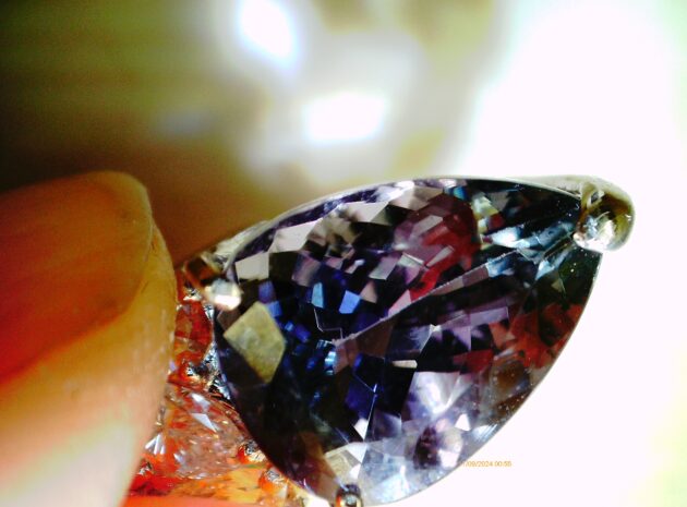 ゾイサイト　バイカラー　ペアシェイプ　ネックレス　タンザナイト　多色性　福岡