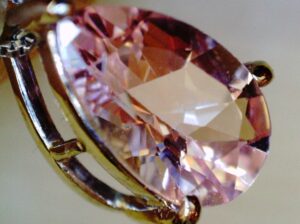 モルガナイト 4月の誕生石 ネックレス 誕生石 ペアシェイプ 福岡 1カラット